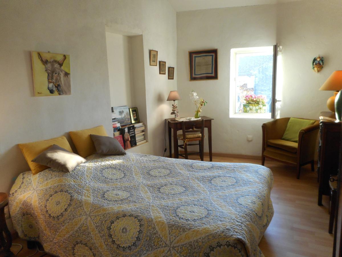Petit Grenier Douillet De Cathie Bed & Breakfast Roquemaure  Eksteriør bilde